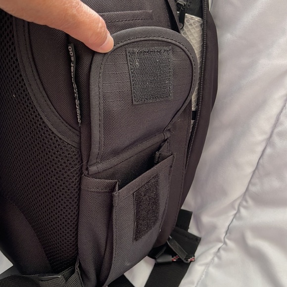 Lowepro camera backpack - Picture 5 of 7